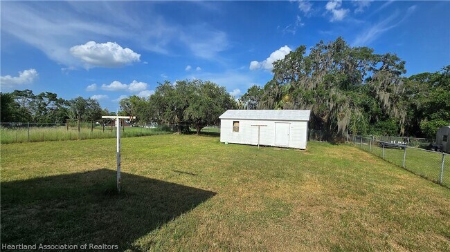 Building Photo - 1803 Roberta Ave