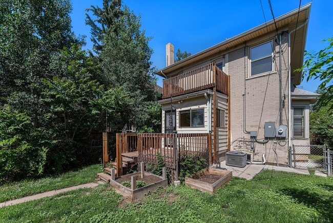 Building Photo - Stately Brick Denver Square Near City Park!
