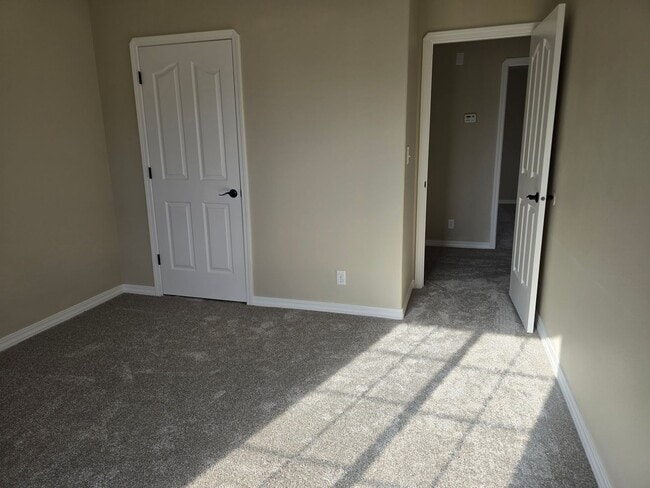 Building Photo - Spacious 3 Bed | 2 Bath on Large Corner Lot – Twin Falls