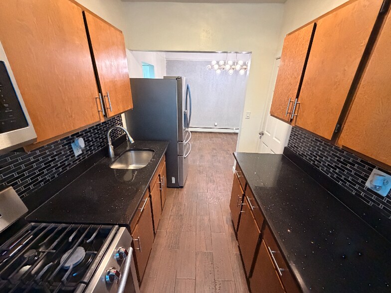 Building Photo - 3361 Fenton Ave