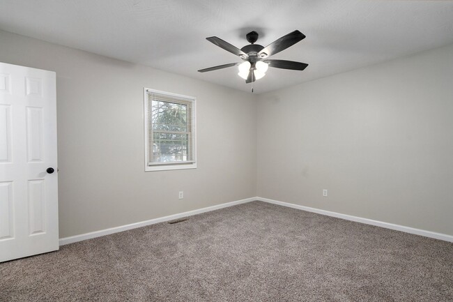 Building Photo - Charming 3 bedroom,  2 bathroom house for ...