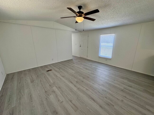 Building Photo - Galivants Ferry - 3 Bedroom / 2 Bathroom M...