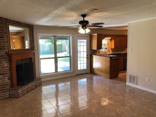 Living Area - 4116 Gallant Fox Dr