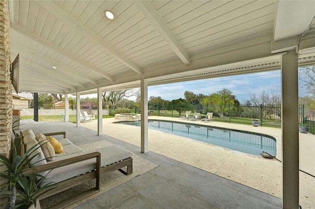 Building Photo - 5700 Penick Dr