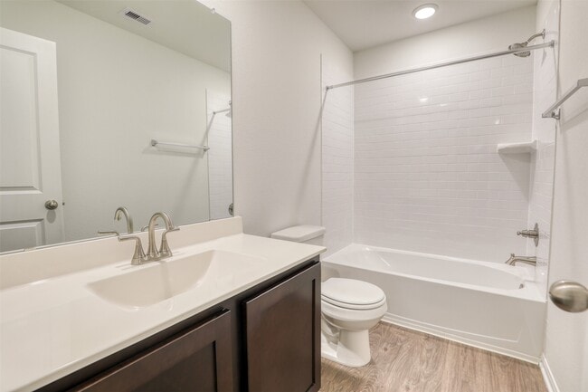 Building Photo - 399 Magnolia Ln