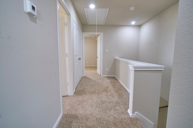 Building Photo - Hunters Ranch Beauty! 3 Bedroom 2 1/2 Bath Townhome