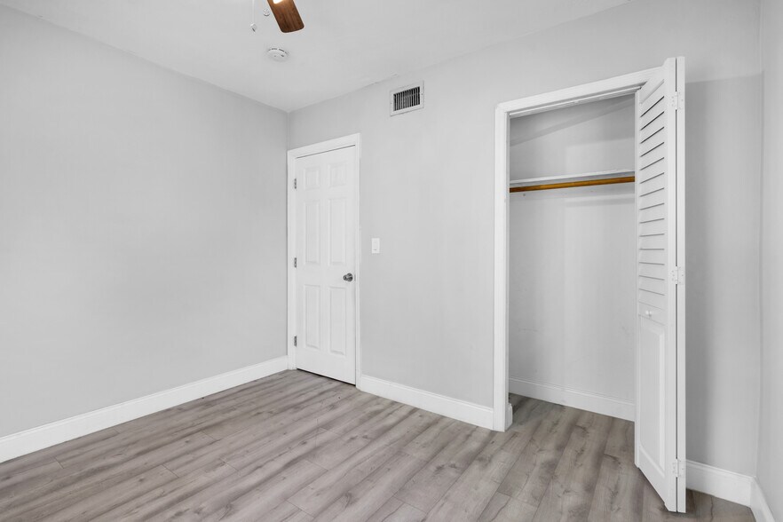 Building Photo - 4500 NE 18th Ave