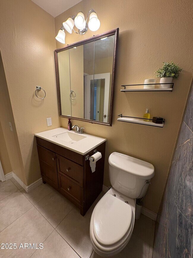 Building Photo - 16425 N Orchard Hills Dr