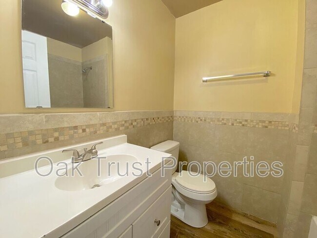 Building Photo - 1227 Mathis Ferry Rd