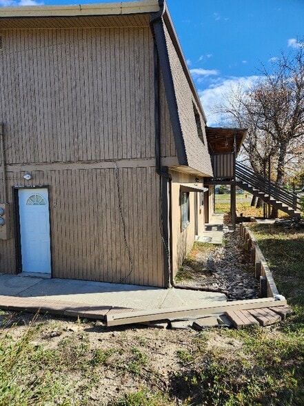 Building Photo - 301 3rd St W