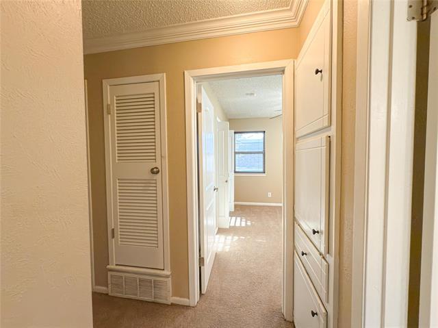 Building Photo - 2721 Buffalo Dr