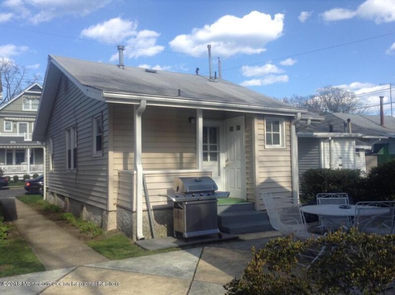 Building Photo - 1813 Pine Terrace