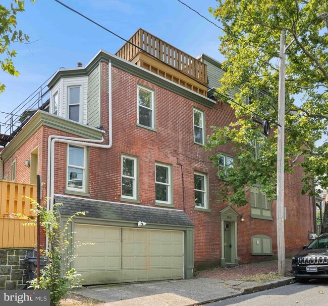 Building Photo - 1016 Kirk Ave