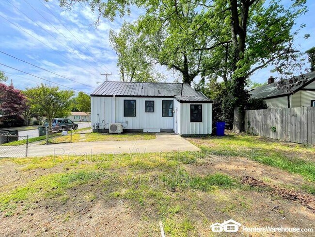 Building Photo - 142 Rogers Ave