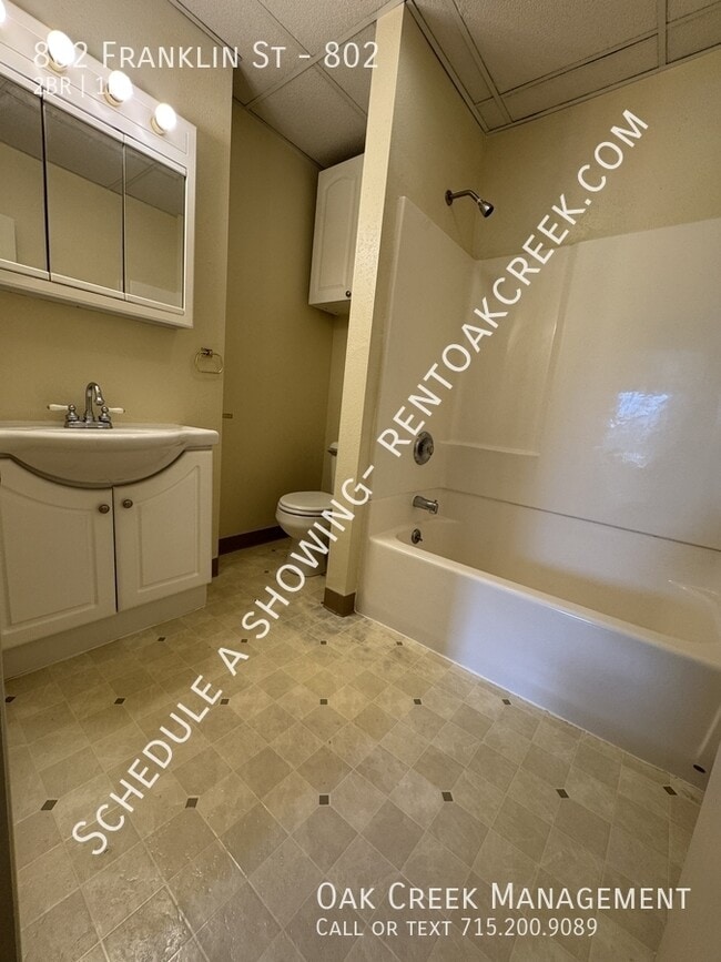 Building Photo - 802 Franklin St