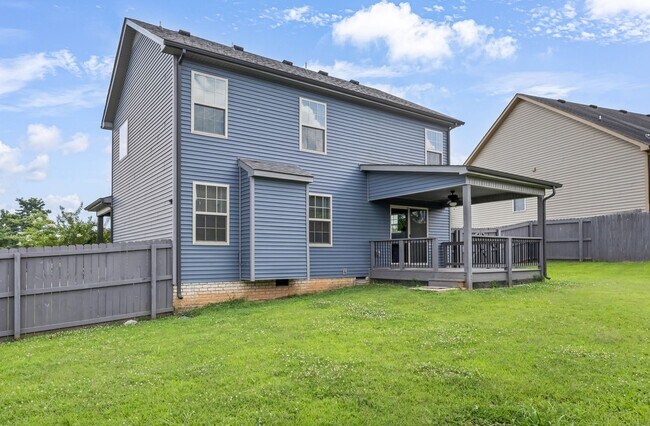 Building Photo - 843 Crestone Ln