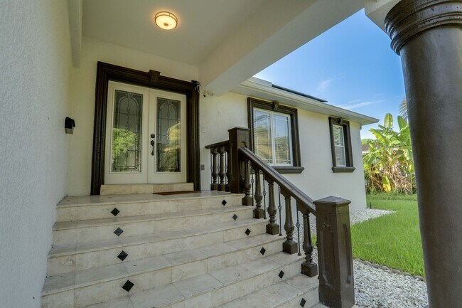 Building Photo - 633 Spring Oaks Blvd