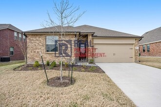Building Photo - Charming 3-Bedroom Home in Desirable Neighborhood!