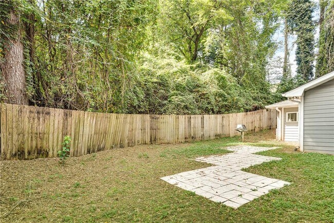 Building Photo - 1973 Desmond Dr