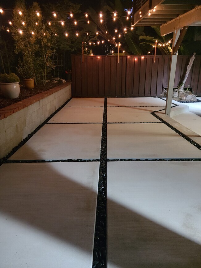 Building Photo - 734 Ashland Ave