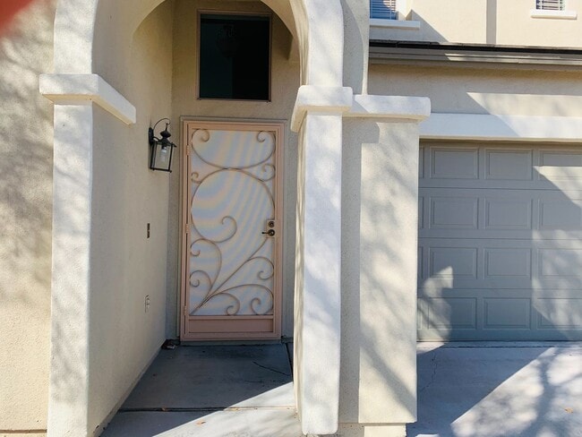 Building Photo - Rancho Sahuarita 4 bedroom 3 bath 2 story Home