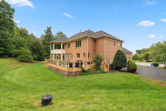Building Photo - Your New Home Awaits