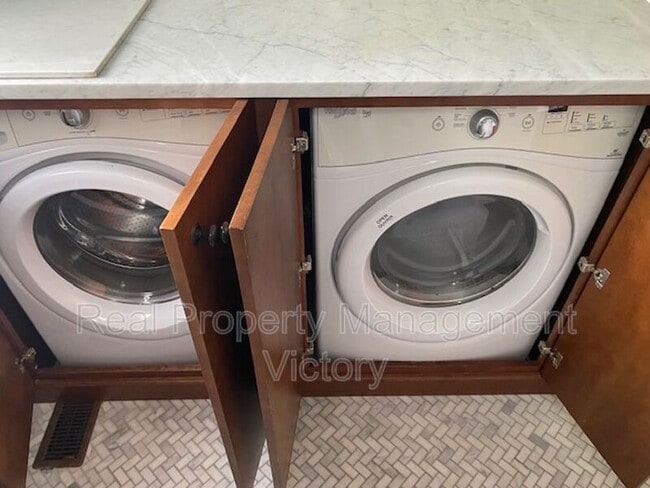 Building Photo - 101 Crest Dr