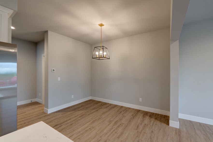 Building Photo - 113 Prairie Heights Dr