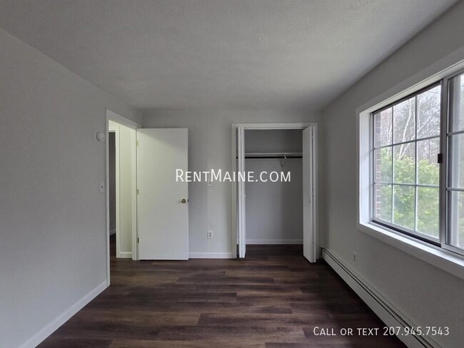 Building Photo - 20 Tall Pines Dr