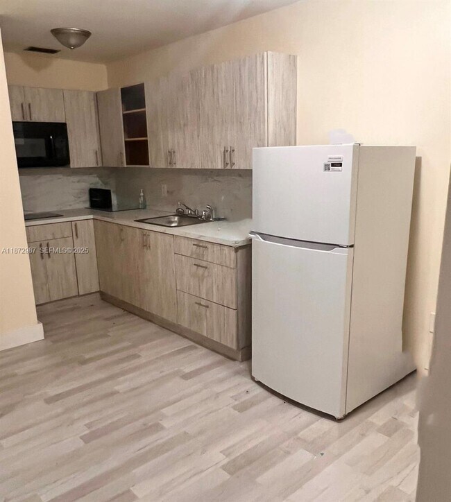 Building Photo - 7240 SW 58th St