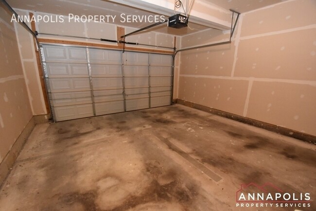 Building Photo - 402 St Martins Choice Ln