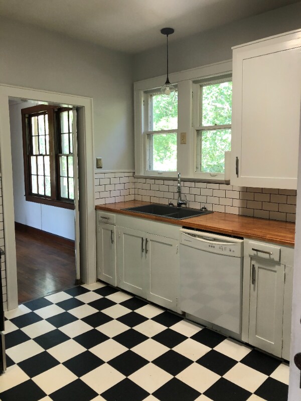 Building Photo - 800 N Mound St