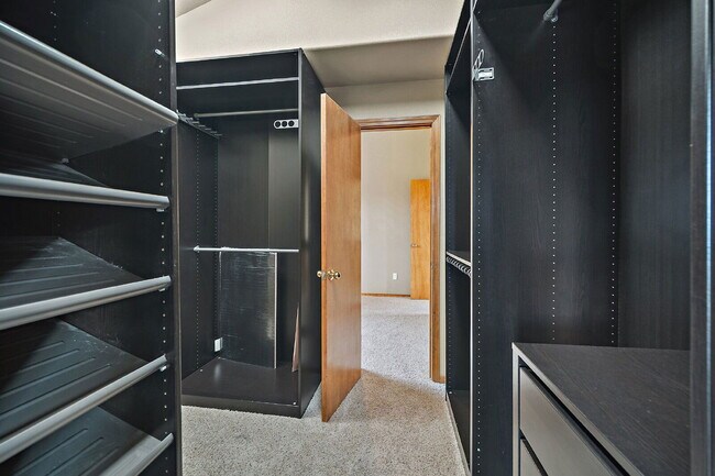 Building Photo - 8112 Old Exchange Dr