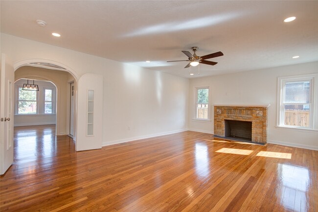 Building Photo - 2208 Blodgett St