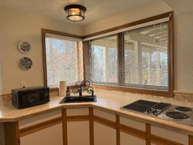 Building Photo - 8001 E Gunning Dr