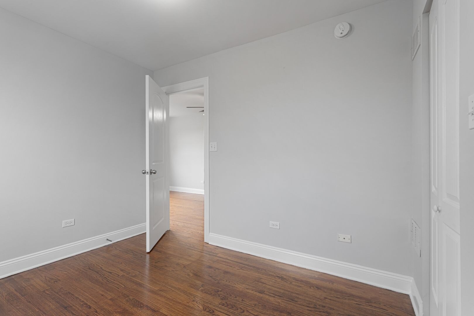 Building Photo - 7626 N Marshfield Ave