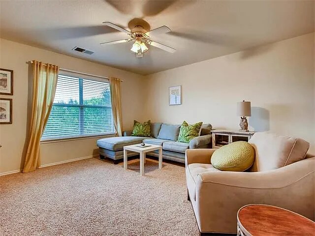 Building Photo - 2221 Speidel Dr