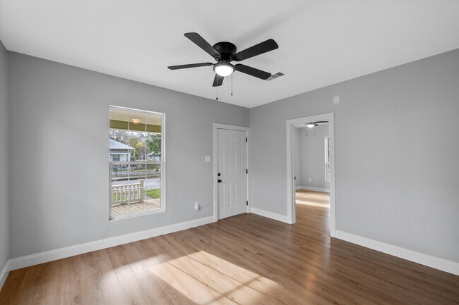 Building Photo - 2111 Herring Ave