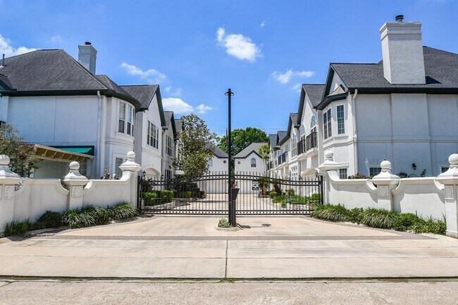 Building Photo - 2124 Nantucket Dr