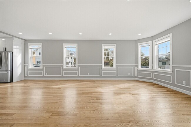 Building Photo - 9 Logan Ave