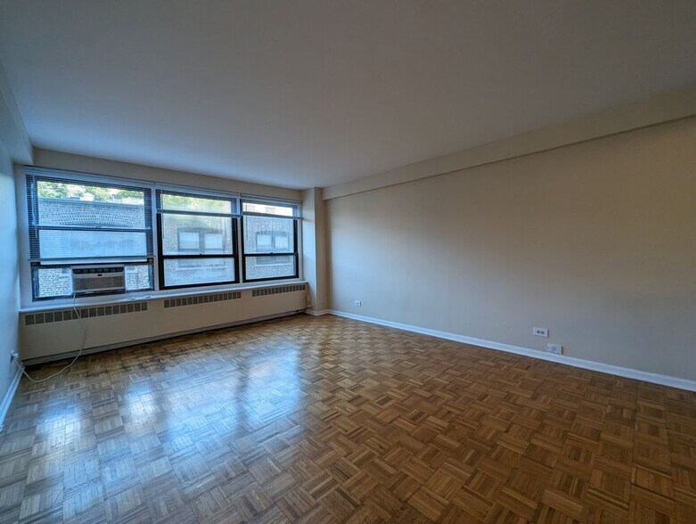 Building Photo - 4180 N Marine Dr