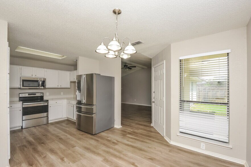 Building Photo - 6221 Valley Forge Ct