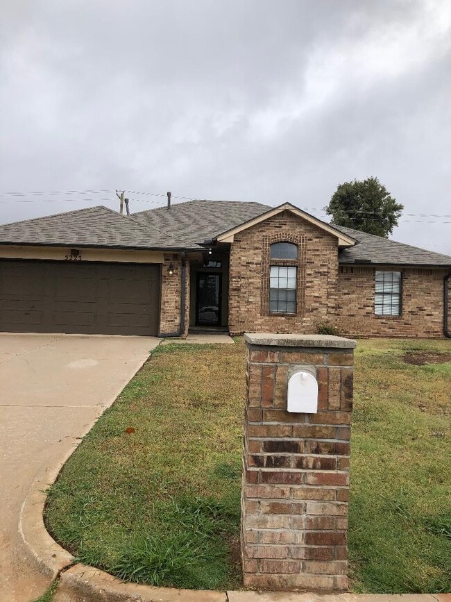 Building Photo - 5225 SE 82nd St