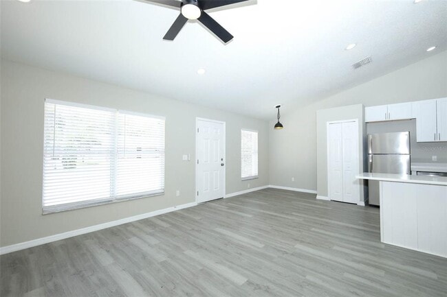 Building Photo - 786 Lincoln Pkwy