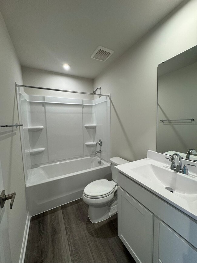 Building Photo - Brand New Townhouse, Great Location!