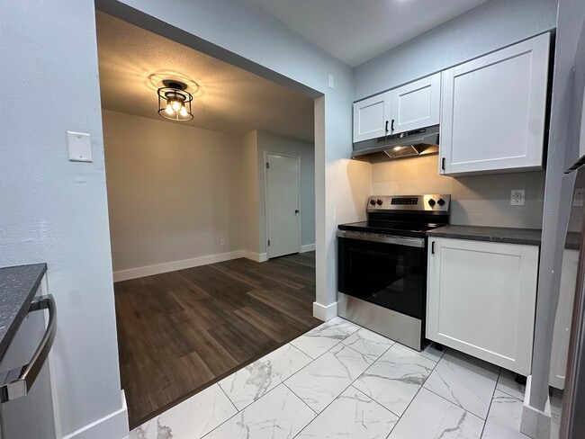 Building Photo - 1951 N Meridian Rd