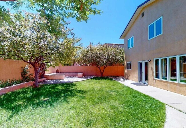 Building Photo - 3254 Nizhoni Dr