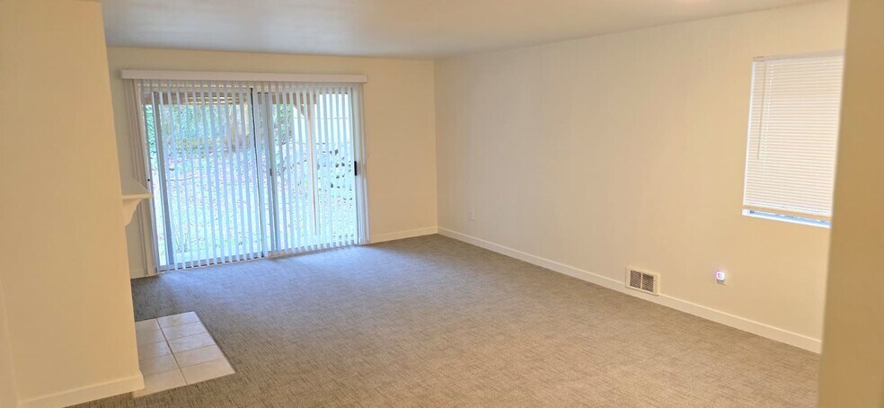 Building Photo - 13821 SE Allen Rd