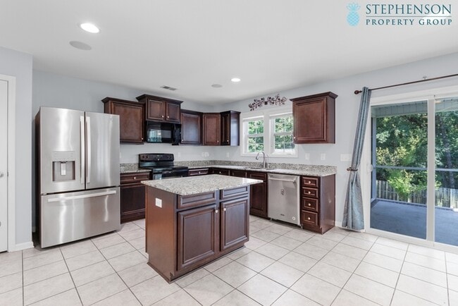 Building Photo - Remodeled and Ready!