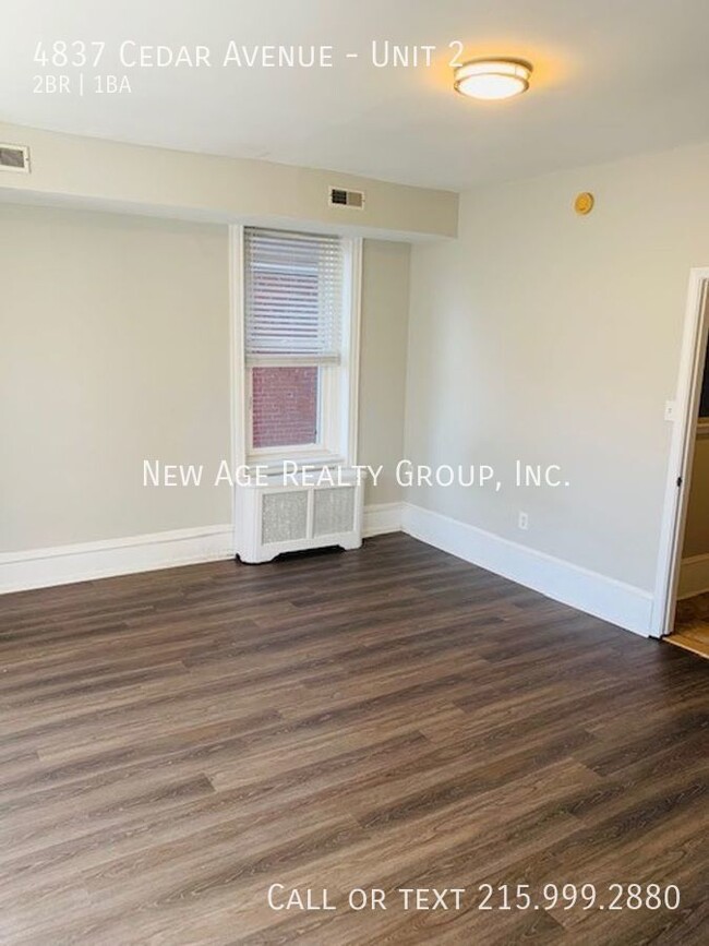 Building Photo - Spacious 2 bedroom, 1 bathroom apartment l...